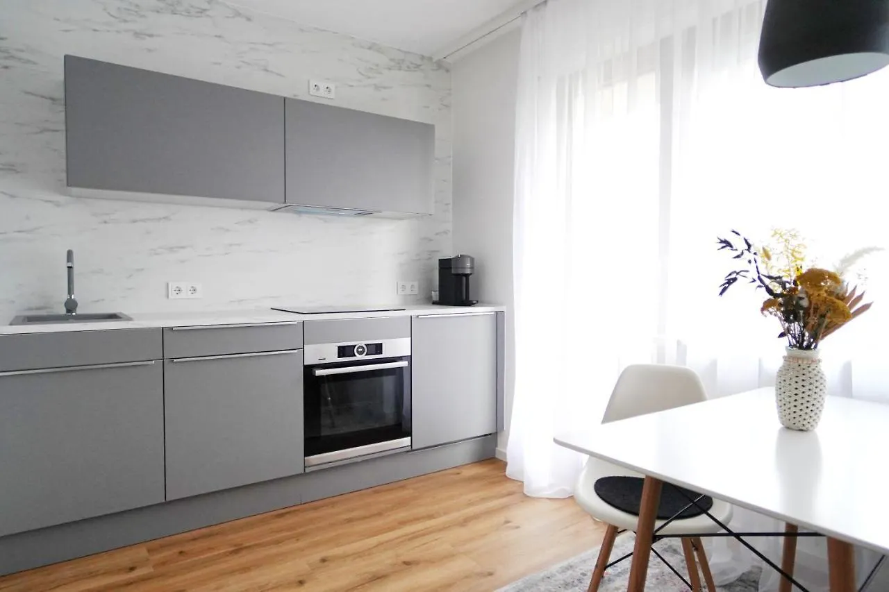 Apartment Mit Balkon Und Privatparkplatz Аугсбург